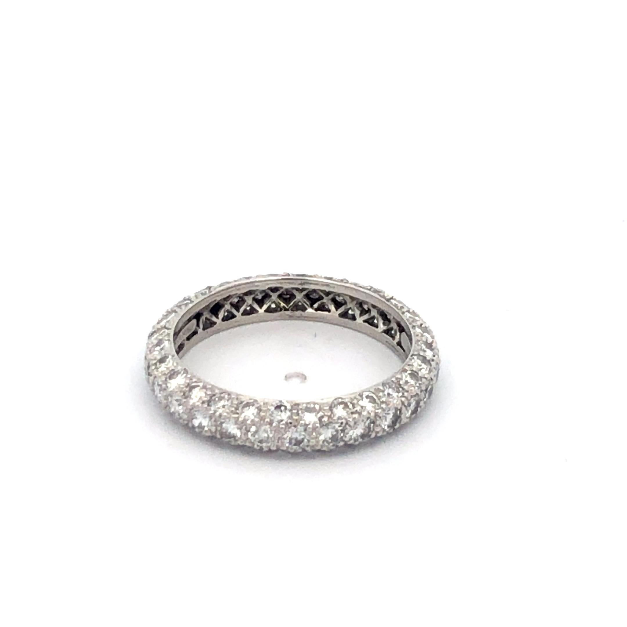 Tiffany & Co. Bague Etoile 1.80ctw Diamond Ring Platinum Taille 6 1/2
3.75mm
3,5 grammes