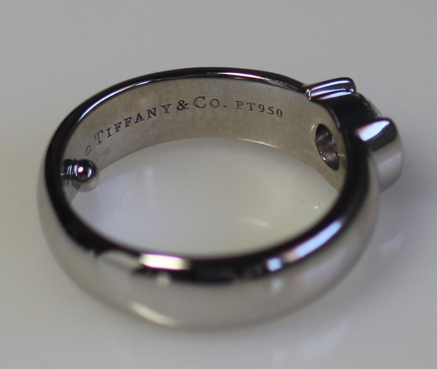 Tiffany & Co. Etoile Platinum 0.81 Carat Round F VVS2 Diamond Engagement Ring For Sale 1