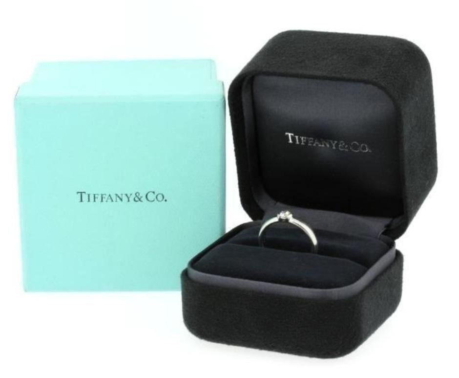 TIFFANY & Co. Etoile Platinum .20ct Solitaire Diamond Engagement Ring 4.75 In Excellent Condition For Sale In Los Angeles, CA