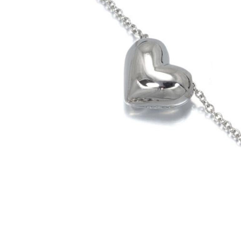 TIFFANY & Co. Etoile Platinum 3 Diamond Heart Pendant Necklace In Excellent Condition For Sale In Los Angeles, CA