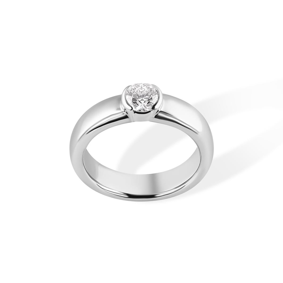 TIFFANY & Co. Bague de fiançailles Etoile en platine avec diamant de 0,57ct 6,25

Métal : Platine
Taille : 6.25
Largeur de la bande : 5 mm
Poids : 11,90 grammes
Diamant : diamant rond brillant, poids total de 0,57 carat, couleur I, pureté