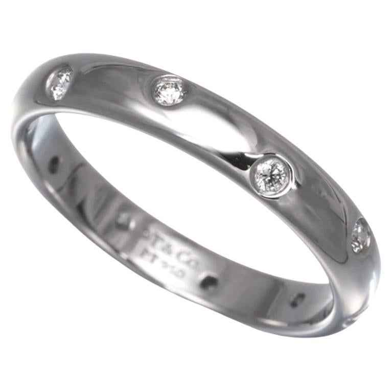 TIFFANY 
Co. Anello Etoile in platino con diamante da 3 mm 5