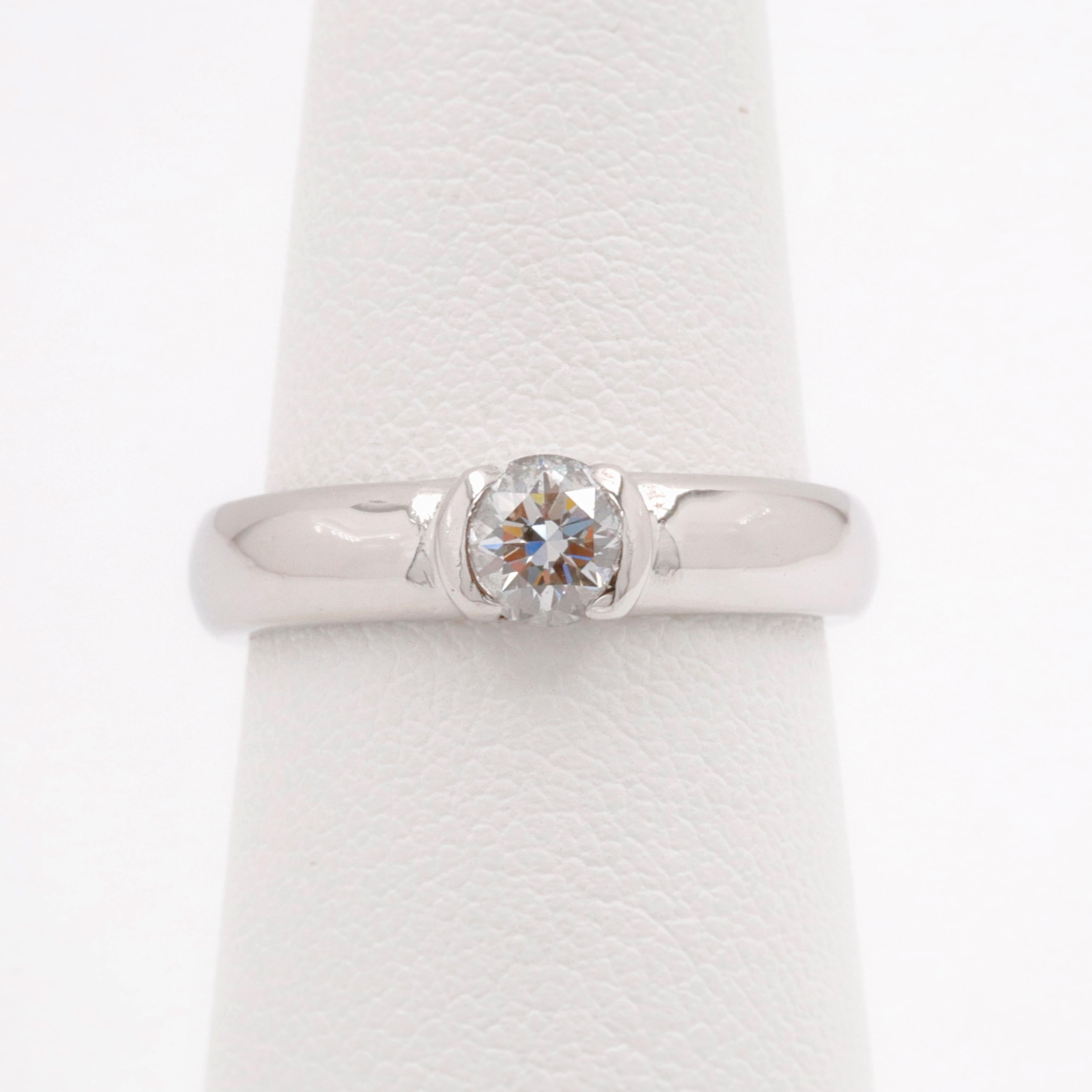 Tiffany & Co. Etoile Round Diamond 0.39 Carat Engagement Ring in Platinum 2