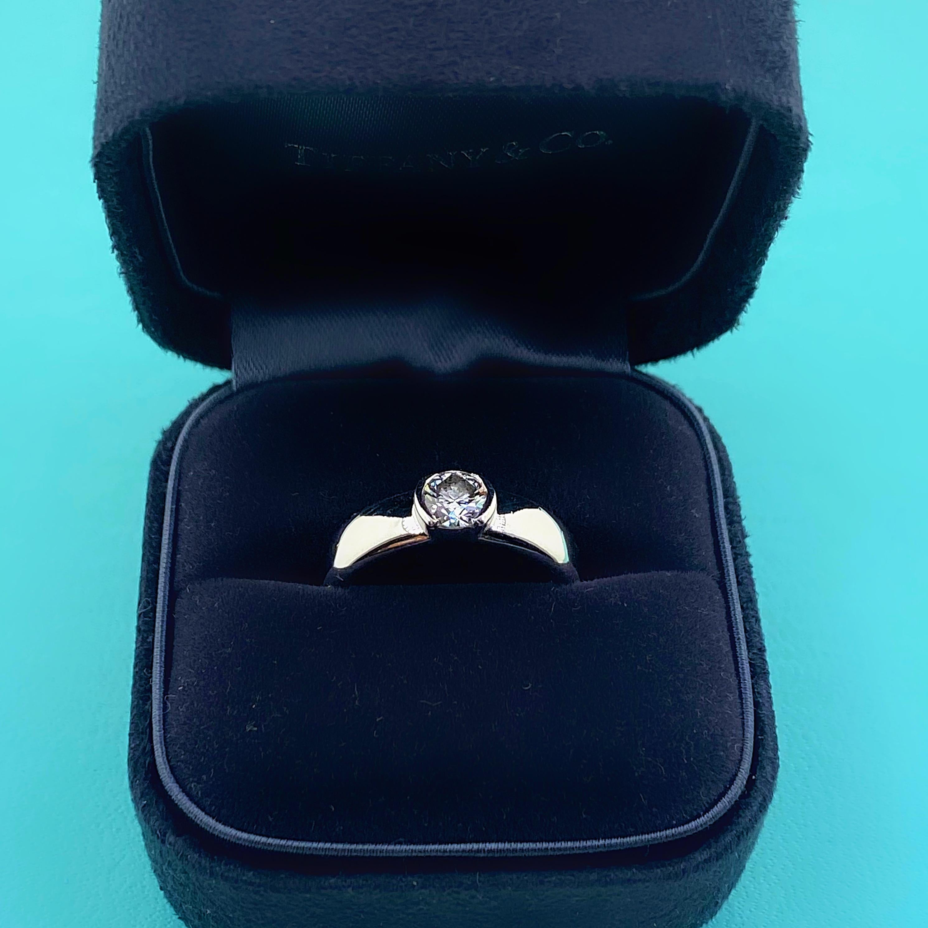 Tiffany & Co. Etoile Round Diamond 0.56 TCW H VVS2 Engagement Ring Platinum For Sale 4