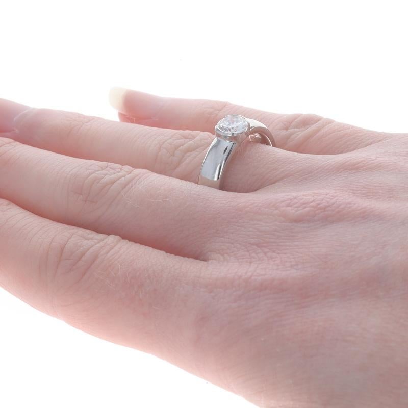 Tiffany & Co. Etoile Semi Bezel Diamond Solitaire Engagement Ring Platinum .79ct Pour femmes en vente