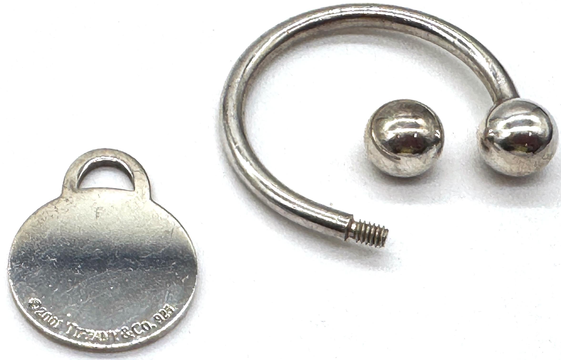 Calco Tiffany & Co. Extra Large Sterling Round Tag Screwball Key Ring, Dated 2001 in vendita