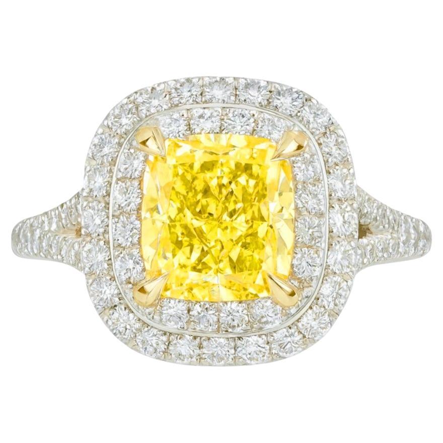 Tiffany & Co. Anello solitario con cuscino di diamanti gialli Fancy Vivid Diamonds in platino in vendita
