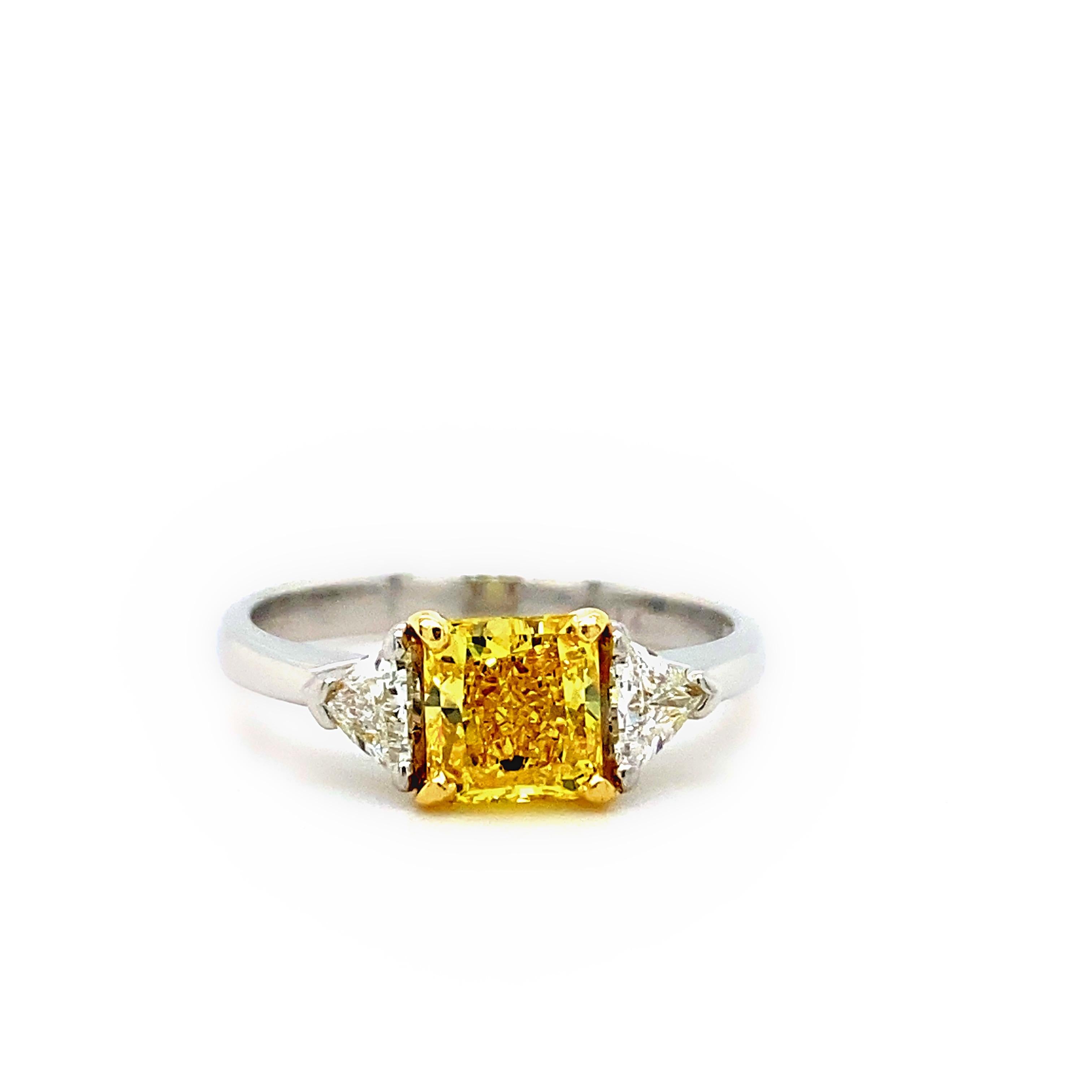 Tiffany & Co. Fancy Vivid Yellow Radiant 1.52 Tcw Diamond Engagement Ring Plat 4