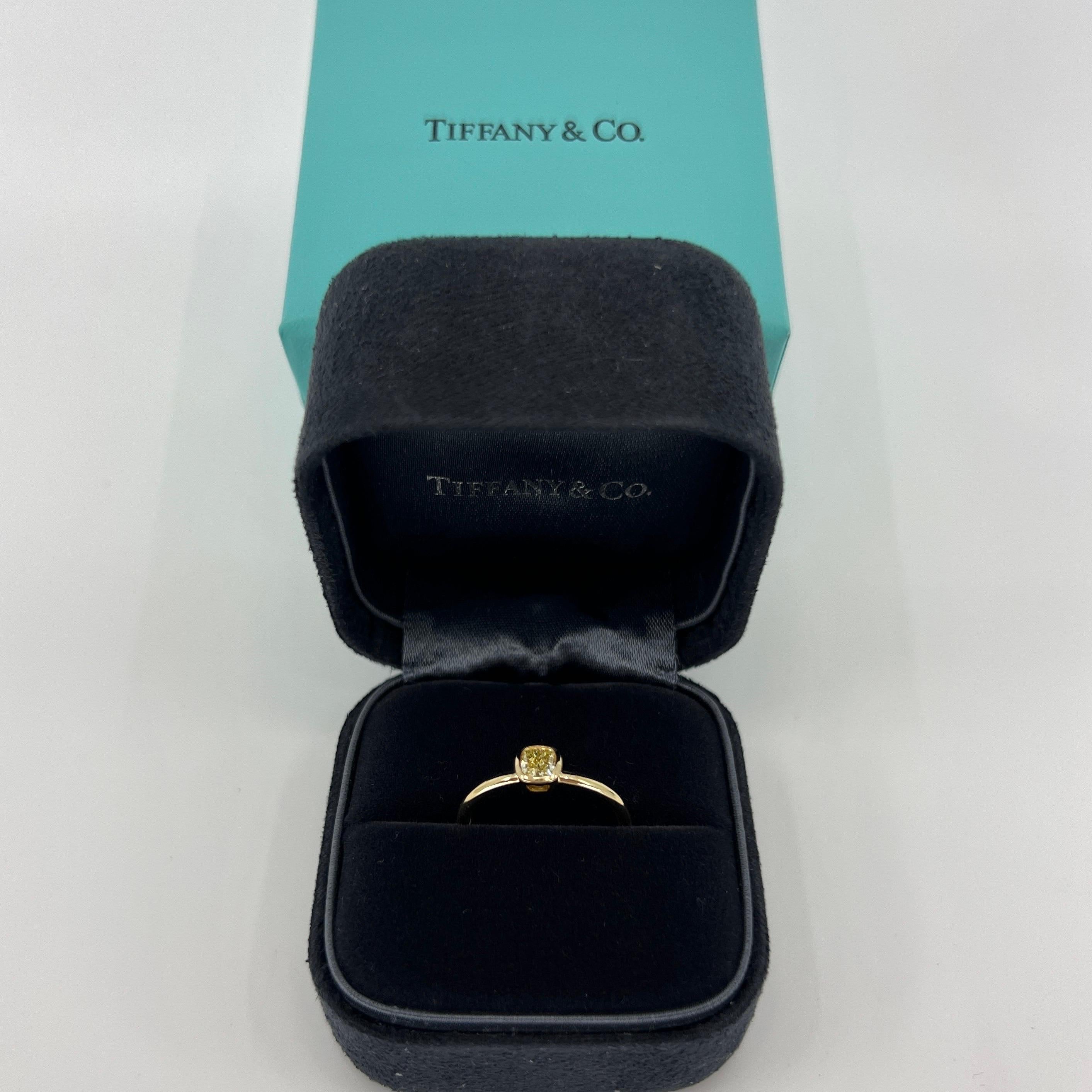 Tiffany & Co. Solitärring mit gelbem Fancy-Diamant im Kissenschliff 0,27 Karat 18k Gold 7