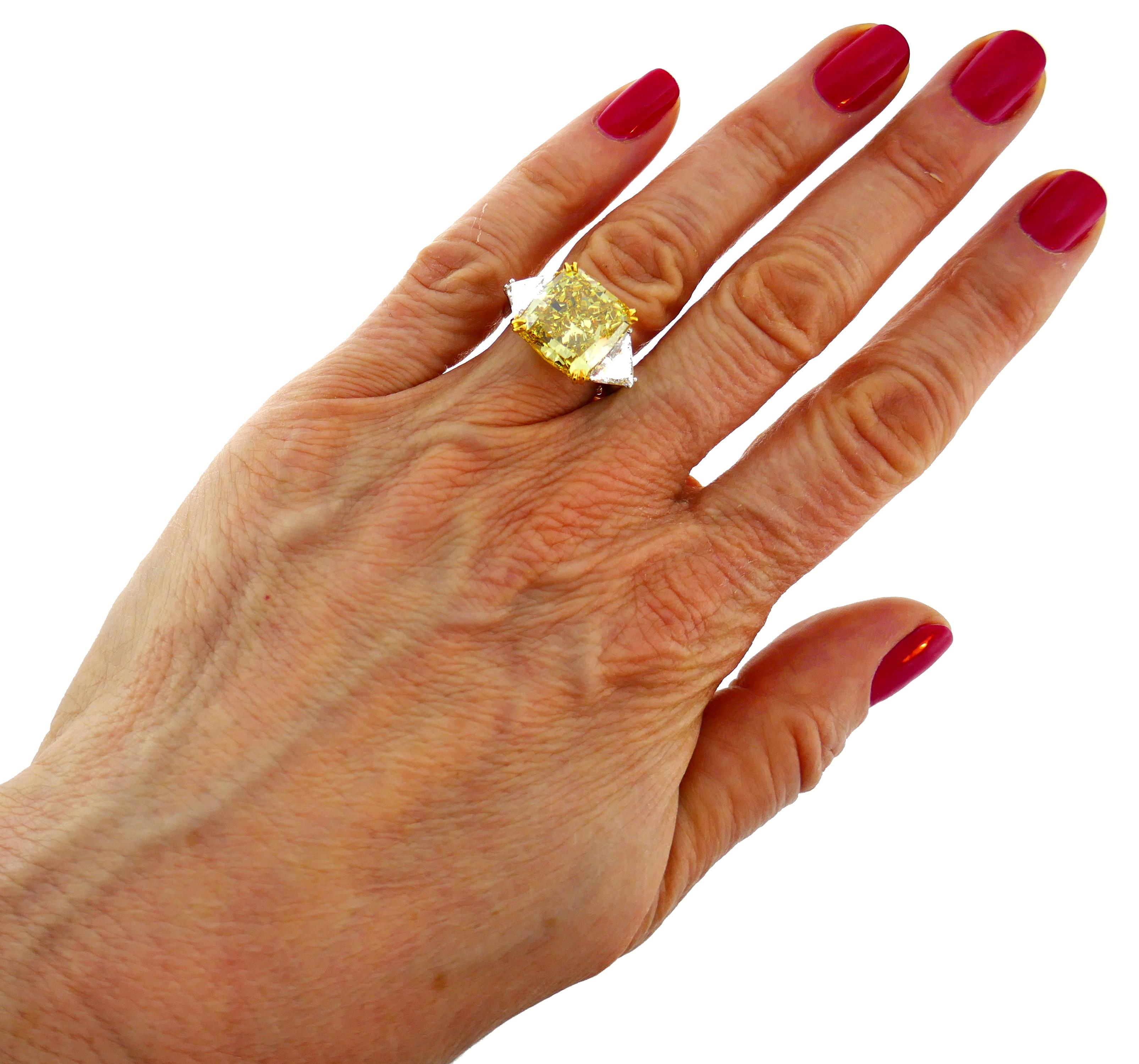 Tiffany & Co. Diamond Platinum Ring 12.12 Carat Fancy Deep Brownish Yellow GIA 4