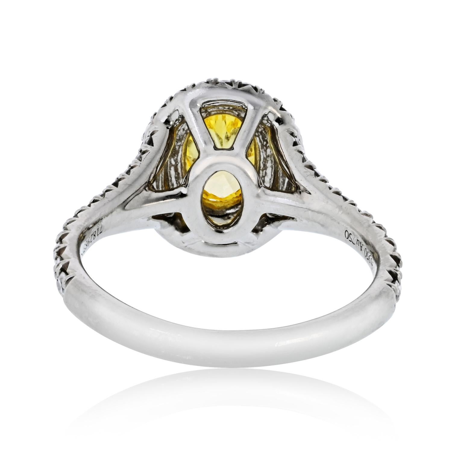 Tiffany & Co. Anello di fidanzamento con doppio diamante aureolato giallo fantasia con taglio ovale In condizioni ottime in vendita a New York, NY