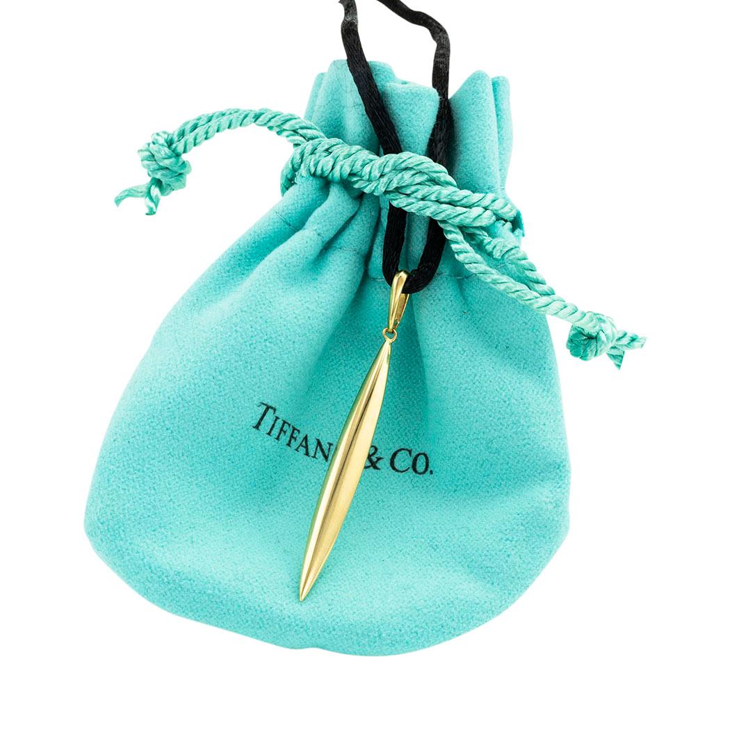 Tiffany & Co Feather Yellow Gold Pendant In Good Condition In Los Angeles, CA