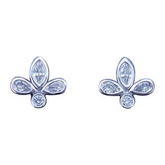 Tiffany & Co. Pendientes de botón de platino con diamantes y diseño de flor de lis