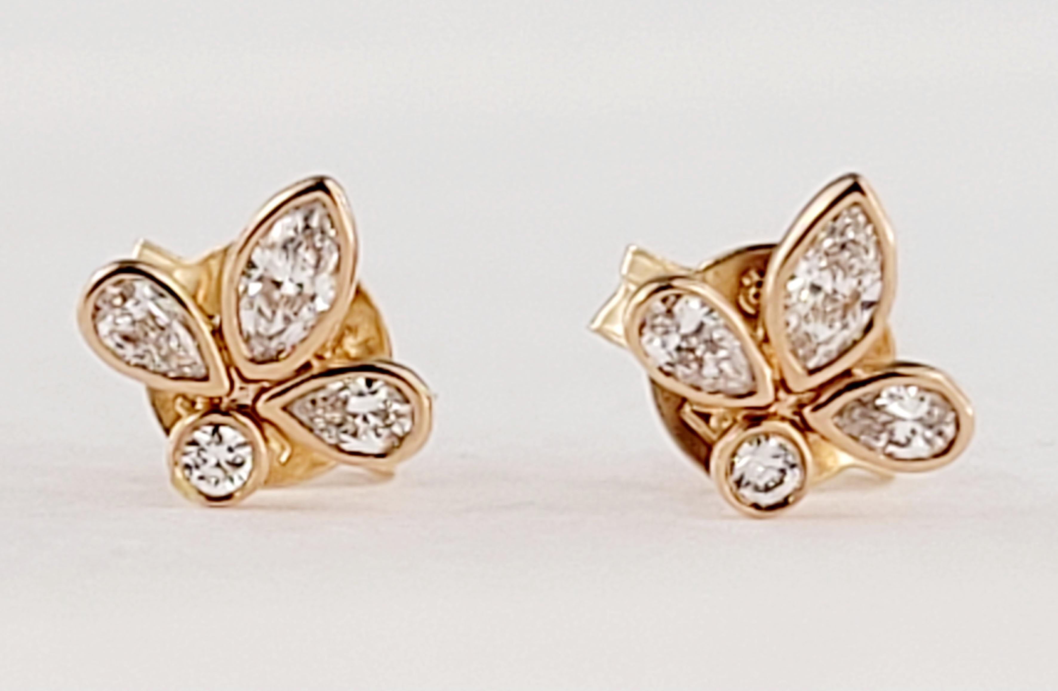 Marchio Tiffany & Co.
Orecchino con diamante Fleur de Lis
Condit Mai indossato
oro rosa 18 carati
Pietra principale Diamante 
Diamante 0,19ctw
Chiarezza del diamante VVS
Grado di colore E-F
prezzo al dettaglio$ 2600
Viene fornito con una scatola per