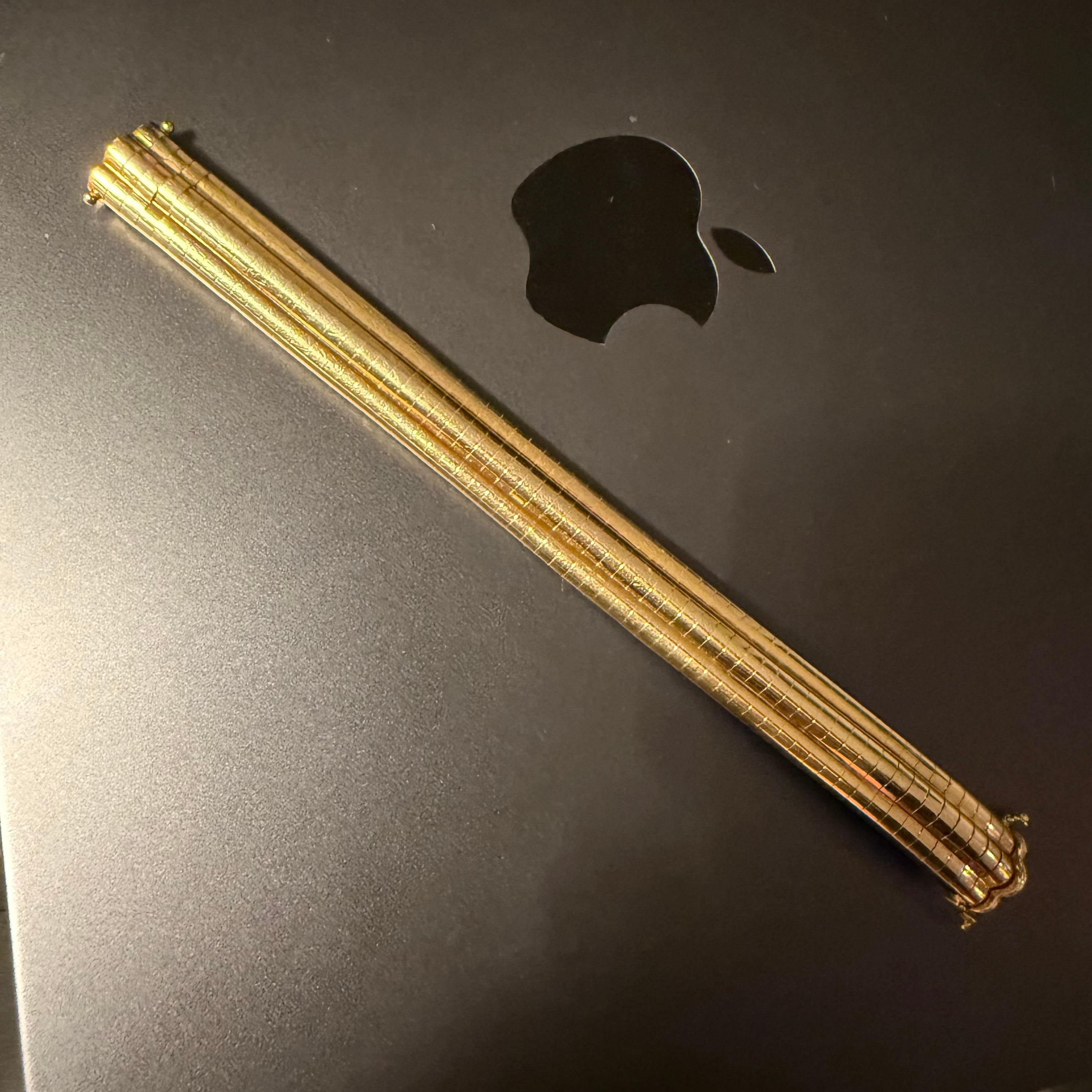 Tiffany & Co. flexibel 18k Gelbgold  Armband im Zustand „Gut“ in Beverly Hills, CA