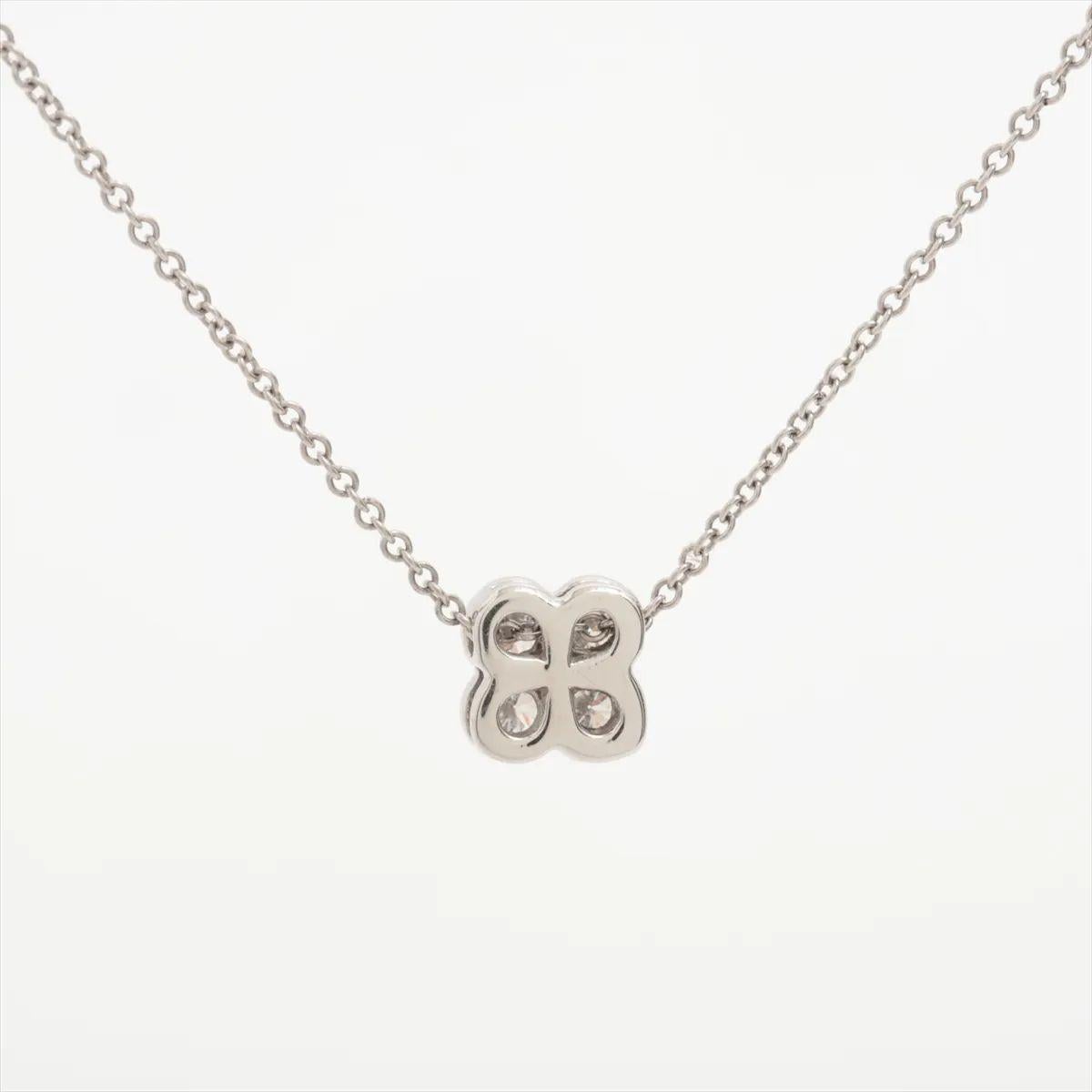 Tiffany & Co. Flower Bezel Diamond Necklace Platinum In Good Condition For Sale In Humacao, PR
