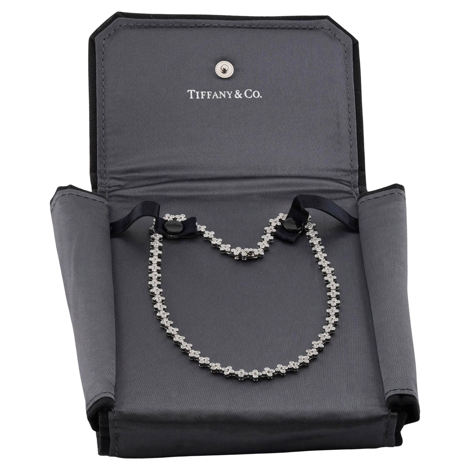 TIFFANY & CO Halskette aus Platin mit Blumenspitze und Diamanten (Brillantschliff) im Angebot