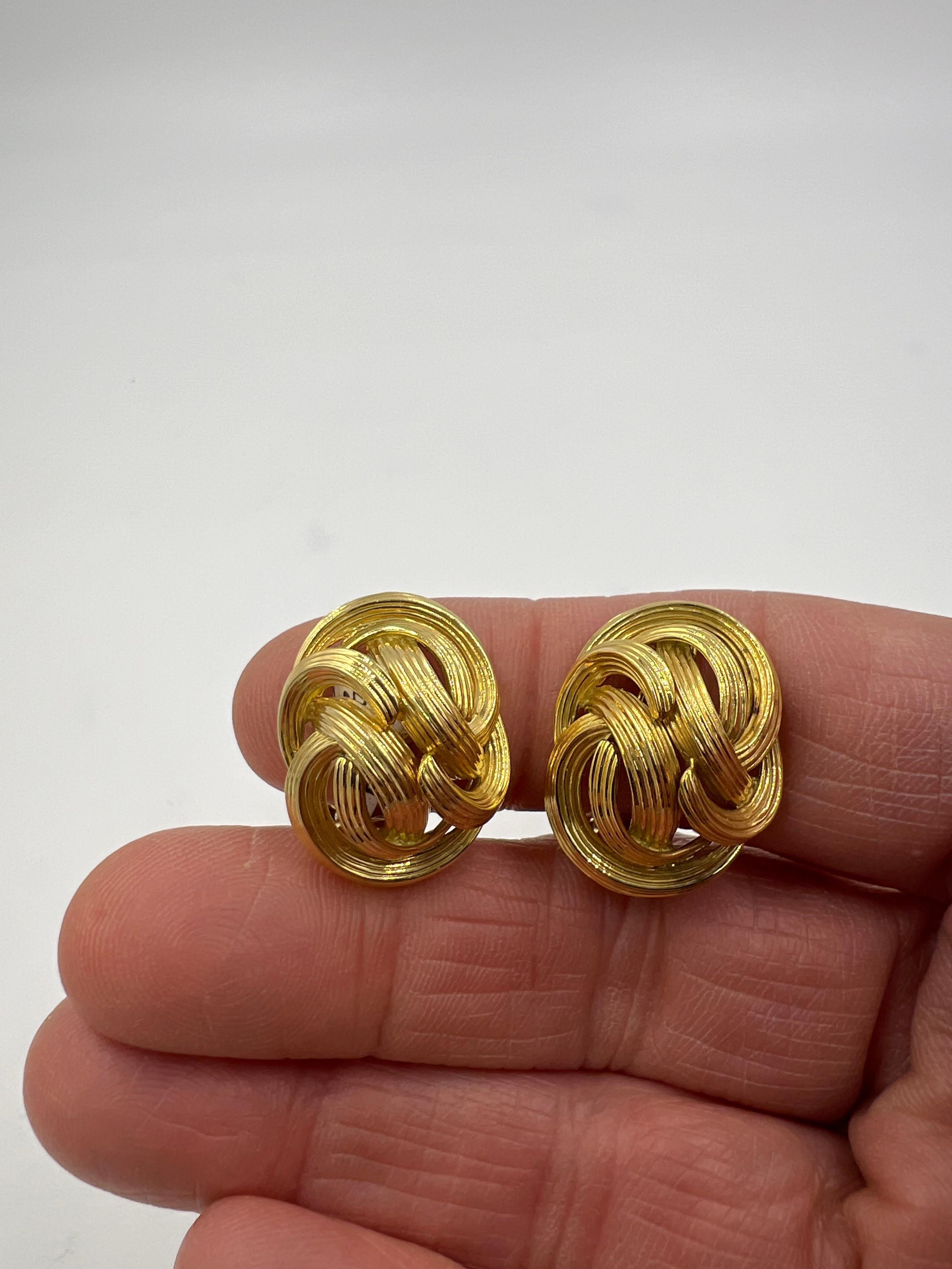 Tiffany & Co Boucles d'oreilles à pince en or jaune cannelé Unisexe en vente