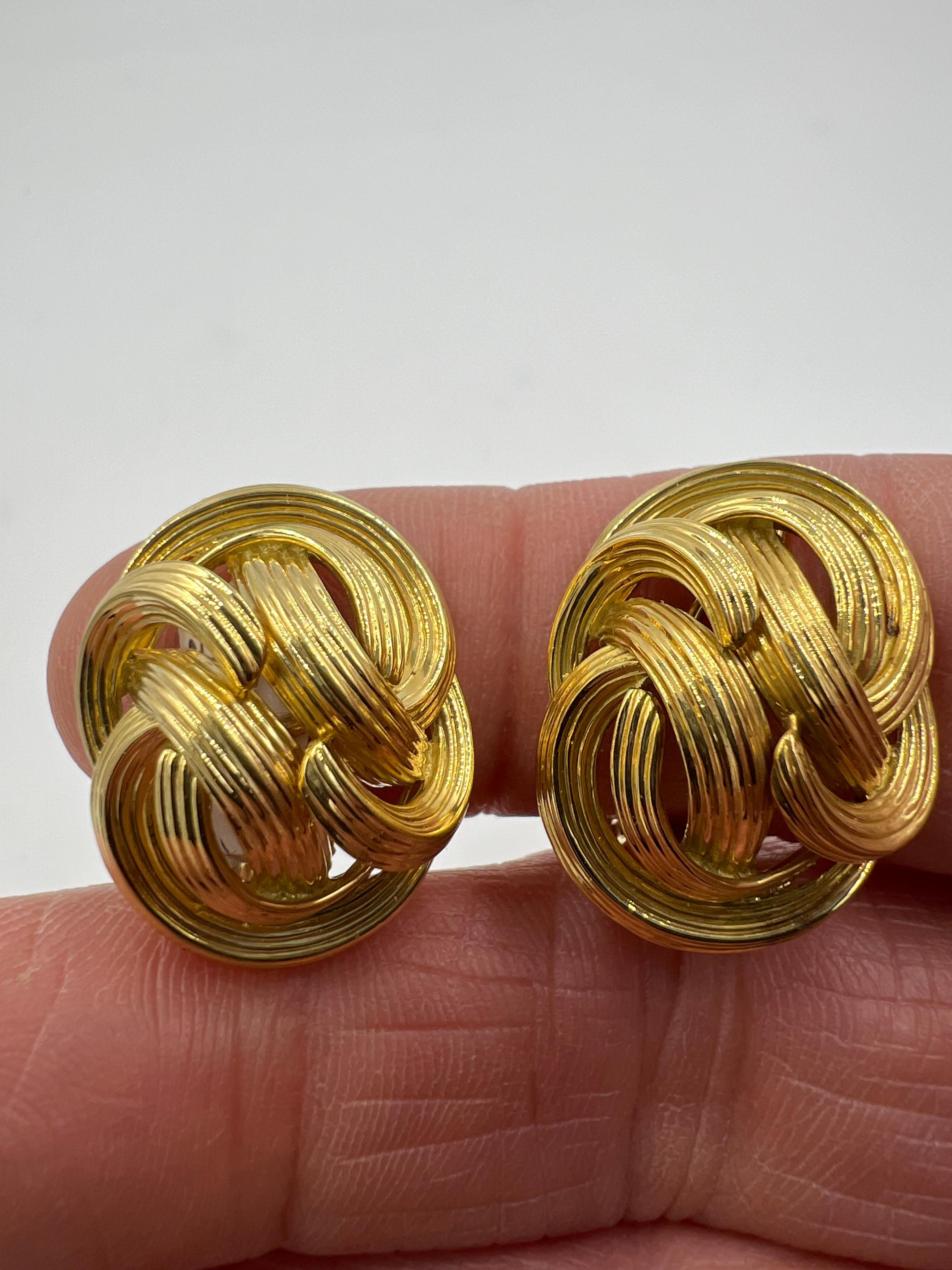 Tiffany & Co Fluted Yellow Gold Clip On Earrings For Sale 1