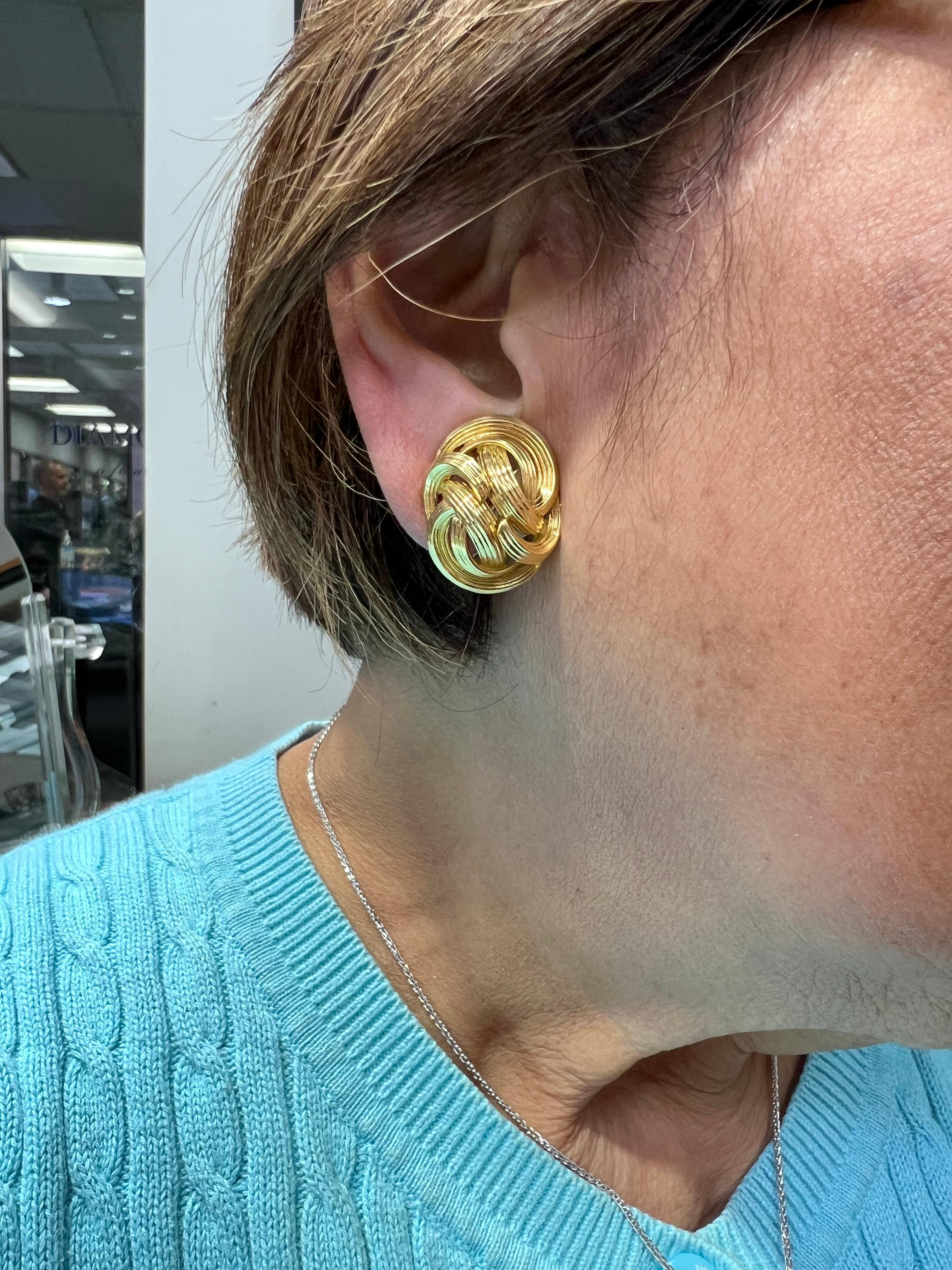 Tiffany & Co Boucles d'oreilles à pince en or jaune cannelé en vente 4