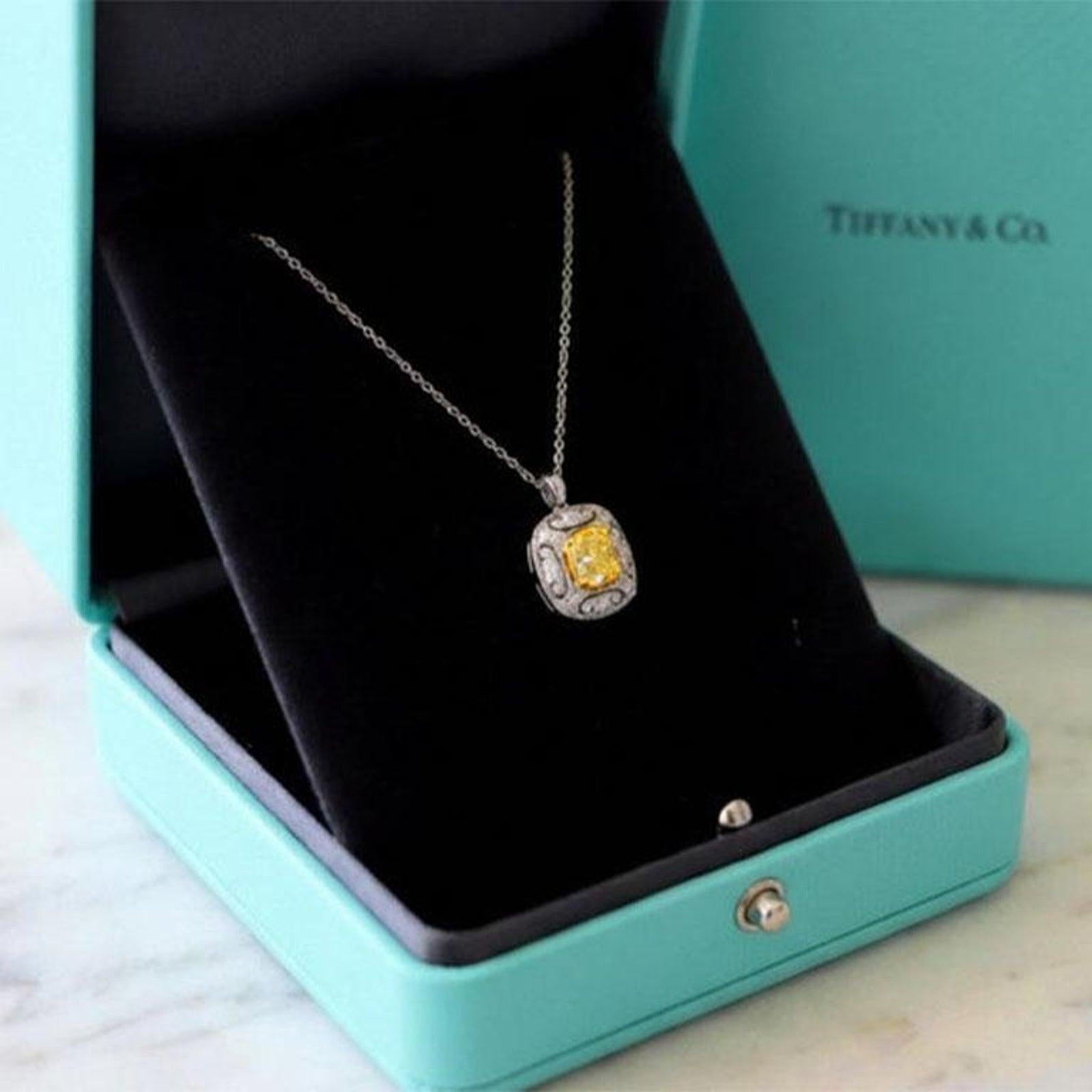 Tiffany & Co. View 3
