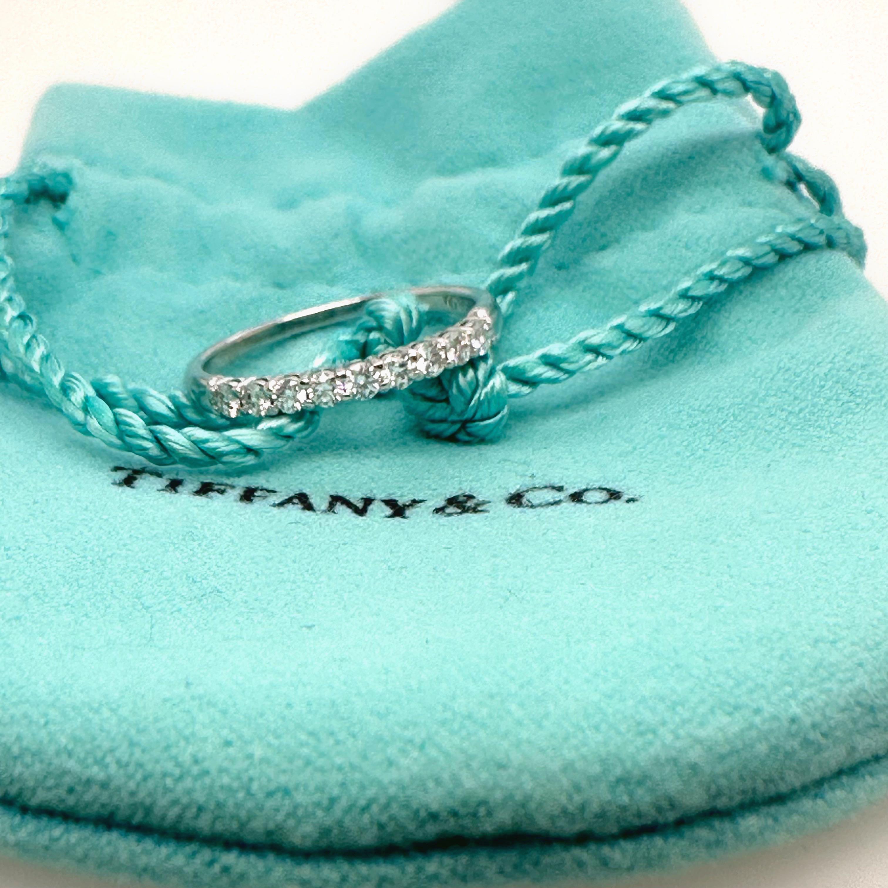 Tiffany & Co. Bracelet en platine avec demi-cercle de diamants 2,2 mm en vente 6