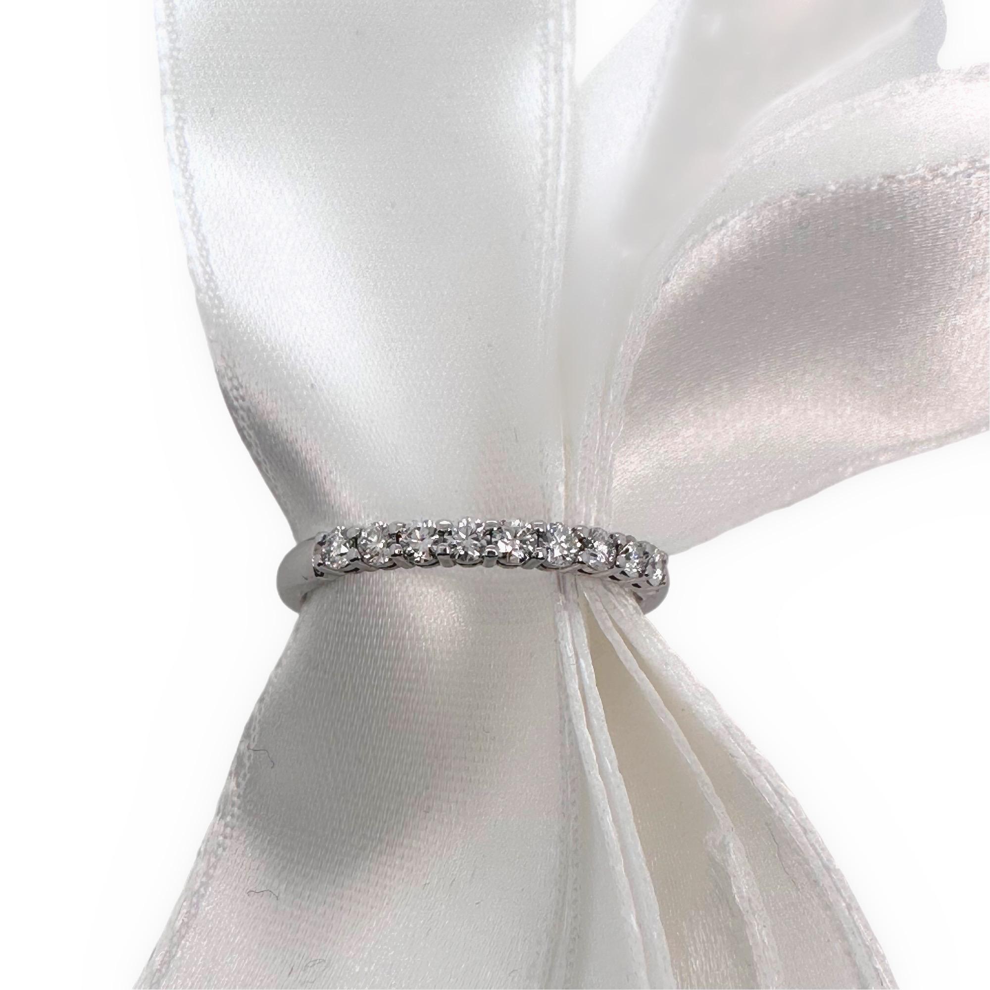 Tiffany & Co. Bracelet en platine avec demi-cercle de diamants 2,2 mm Unisexe en vente