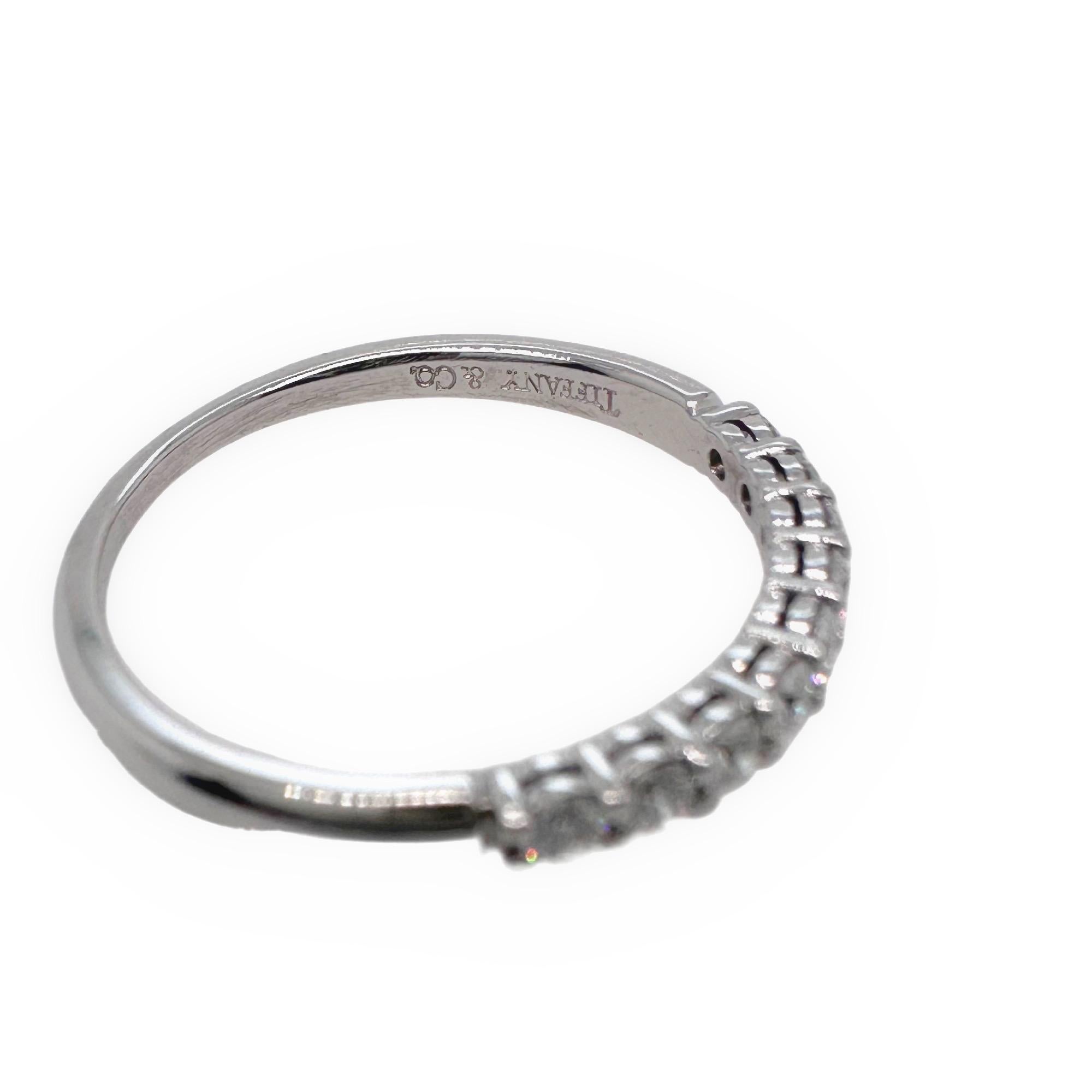 Tiffany & Co. Bracelet en platine avec demi-cercle de diamants 2,2 mm en vente 1