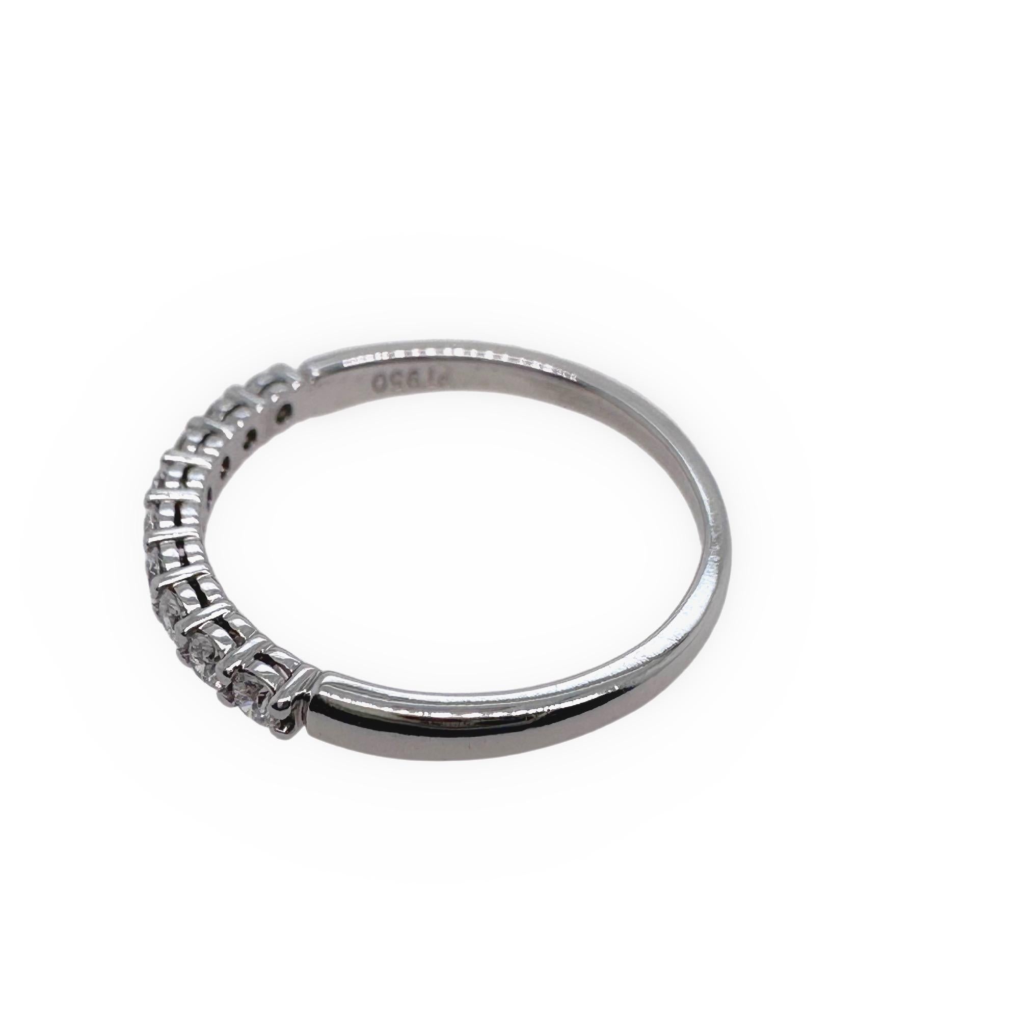 Tiffany & Co. Bracelet en platine avec demi-cercle de diamants 2,2 mm en vente 2