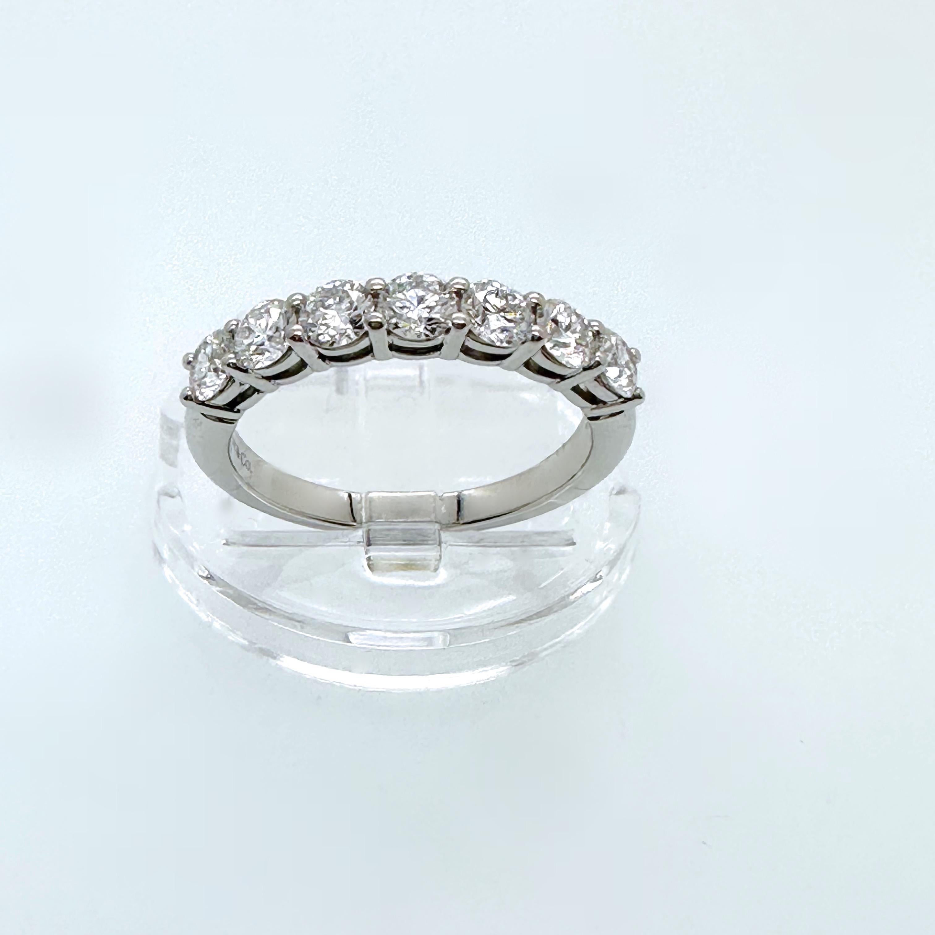 Tiffany & Co. Media banda de diamantes Forever Círculo Platino 3.5 MM en venta 5