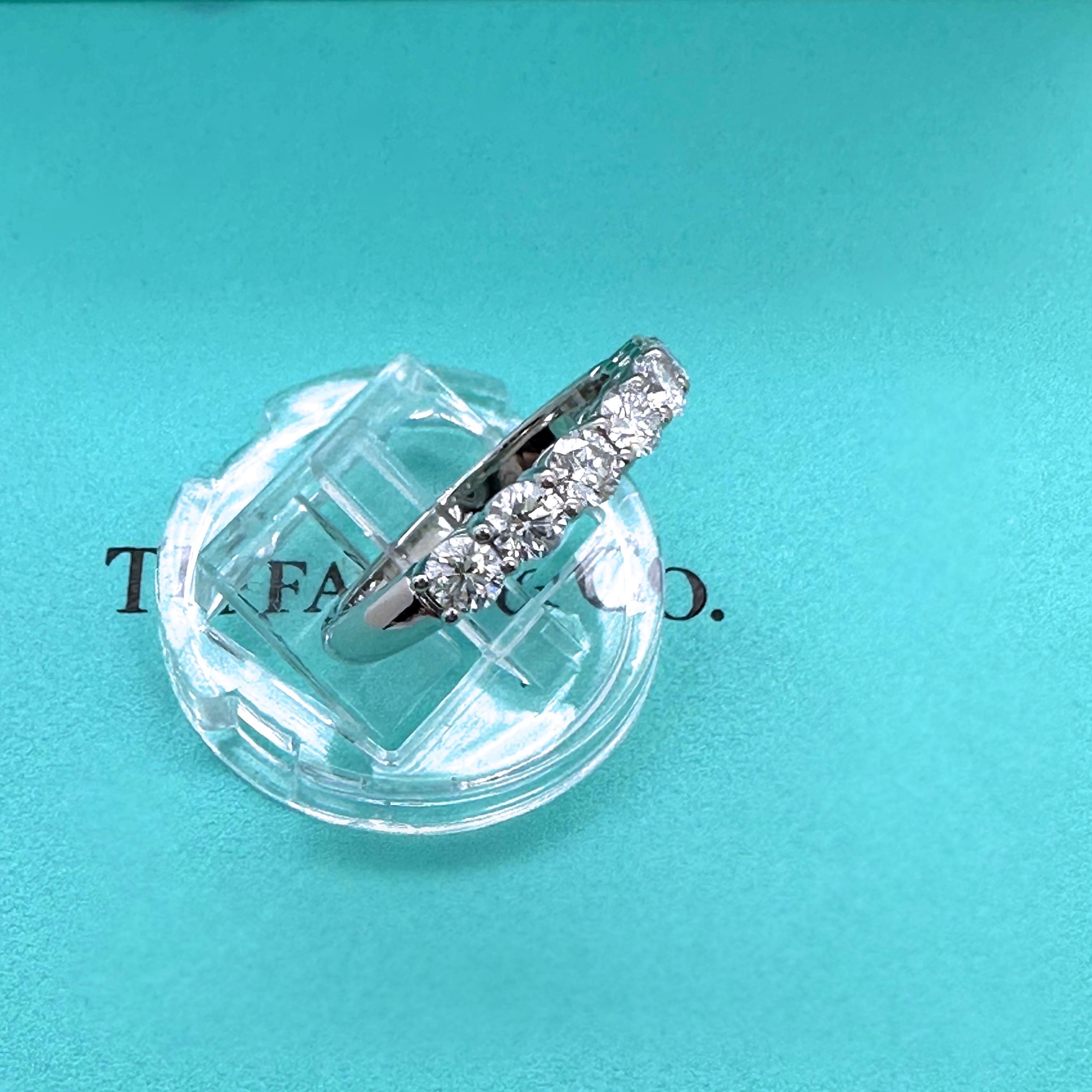 Tiffany & Co. Media banda de diamantes Forever Círculo Platino 3.5 MM en venta 9