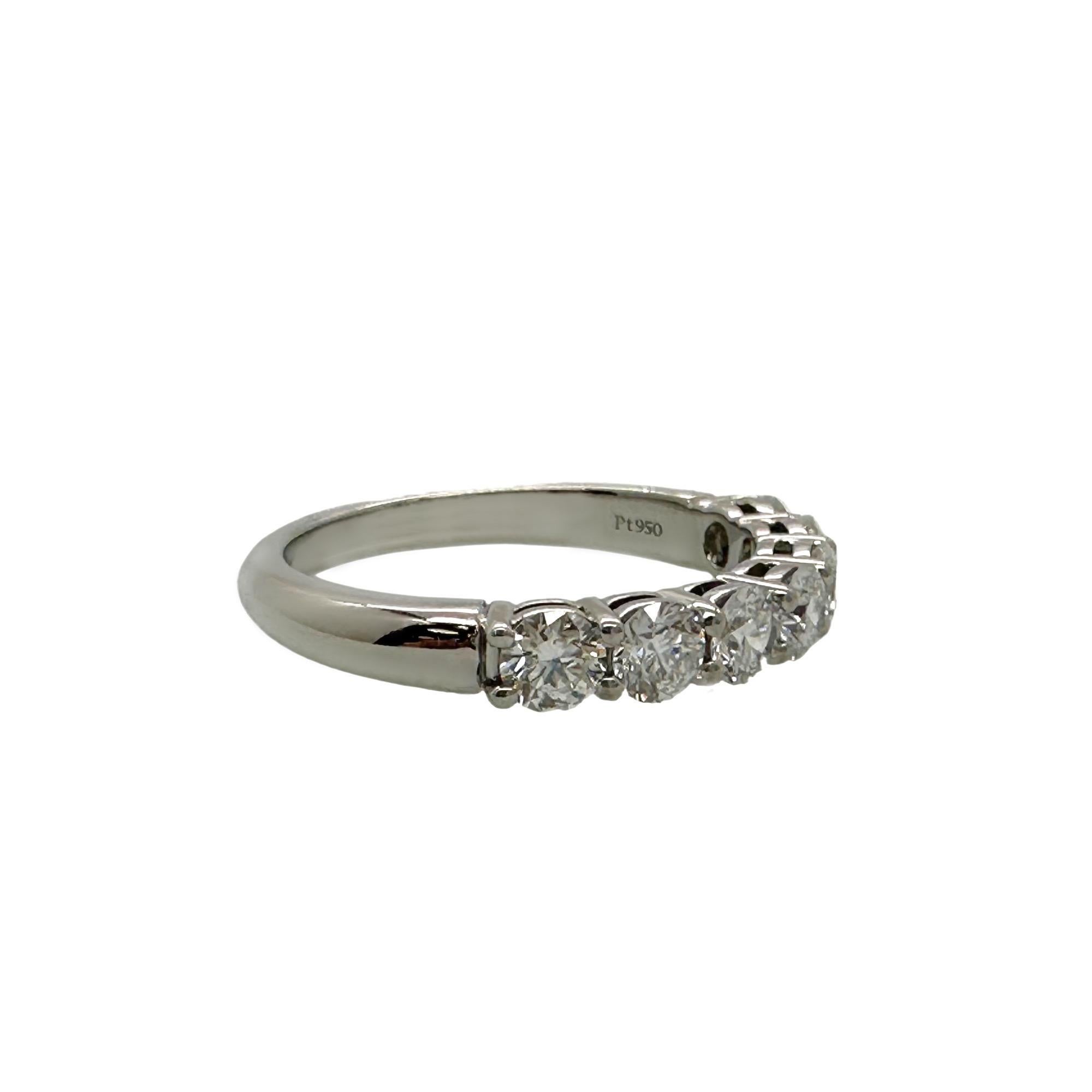 Tiffany & Co. Media banda de diamantes Forever Círculo Platino 3.5 MM en venta 1