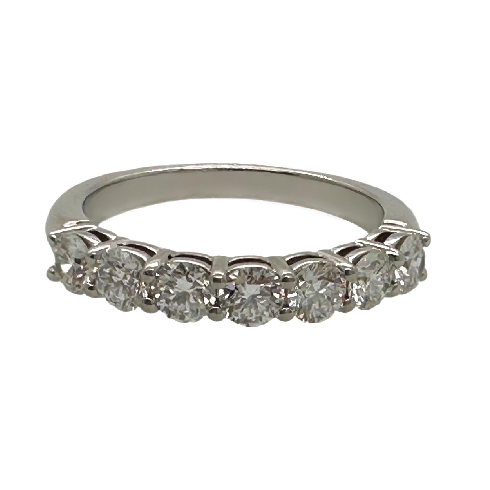 Tiffany & Co. Media banda de diamantes Forever Círculo Platino 3.5 MM en venta 2
