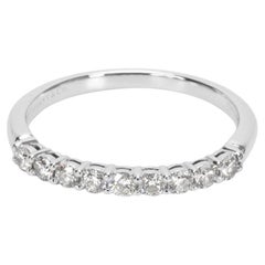 TIFFANY & Co. Anello Forever in platino da 2,2 mm con diamante a metà cerchio 5,5