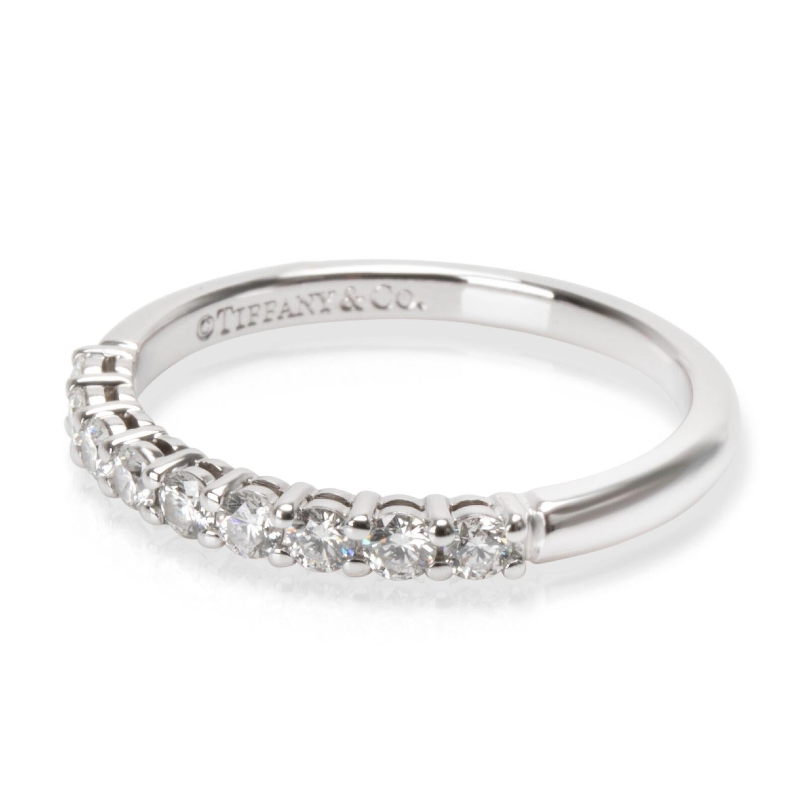 Taille ronde TIFFANY & Co. Bague Forever Platinum 2,2 mm demi-cercle de diamants 6 en vente