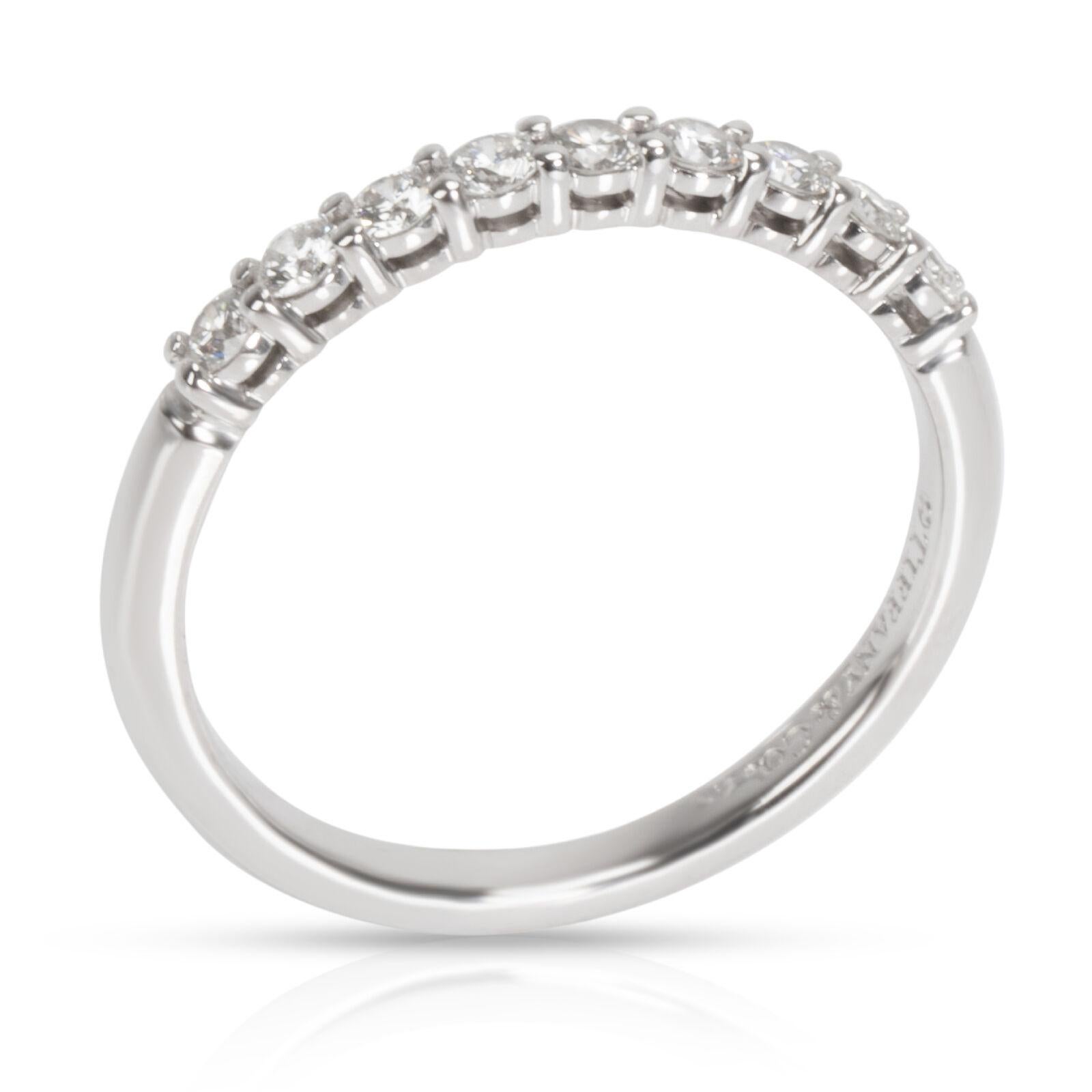 TIFFANY & Co. Bague Forever Platinum 2,2 mm demi-cercle de diamants 6 Excellent état - En vente à Los Angeles, CA