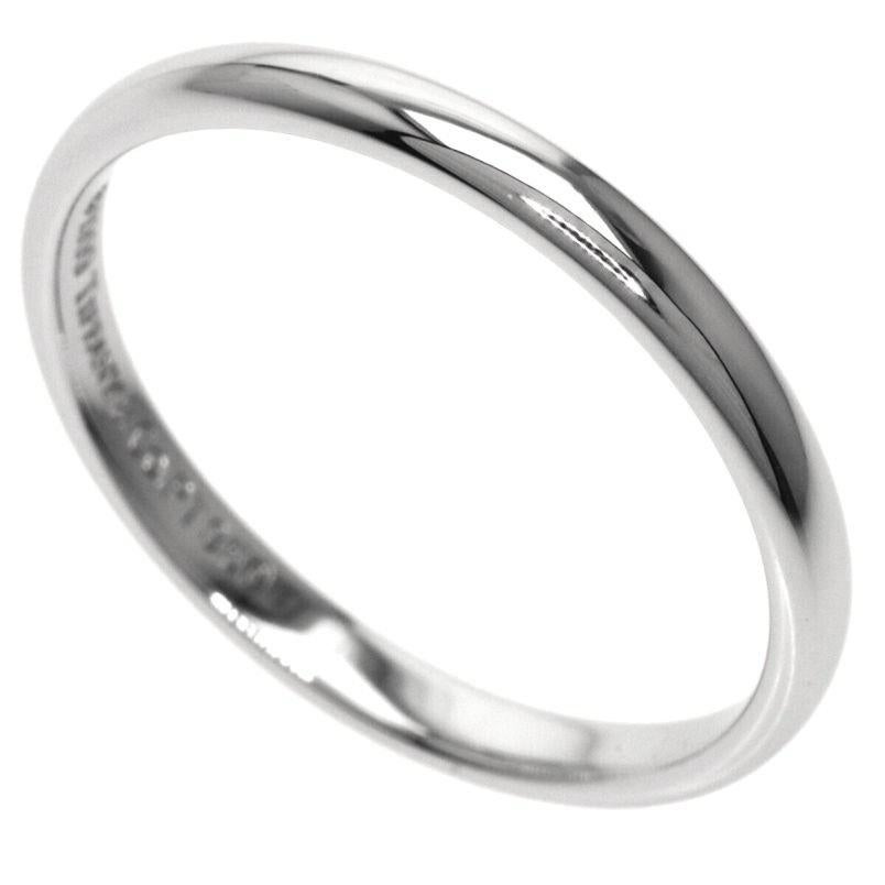 TIFFANY & Co. Für immer Platin 2mm Lucida Ehering 8.5 im Zustand „Hervorragend“ im Angebot in Los Angeles, CA