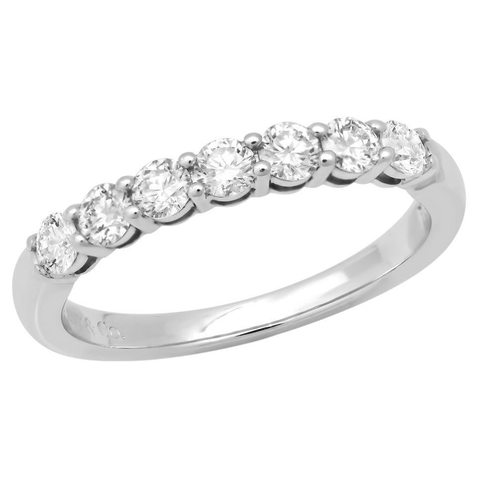 TIFFANY 
Co. Anello Forever in platino con diamante a mezzo cerchio da 3 mm &New