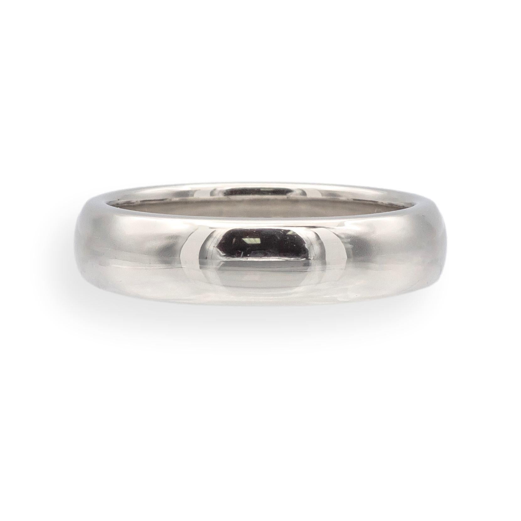 Tiffany & Co. Alliance ajustée Forever Platinum 4,5 mm, taille 5 avec boîte Excellent état - En vente à New York, NY