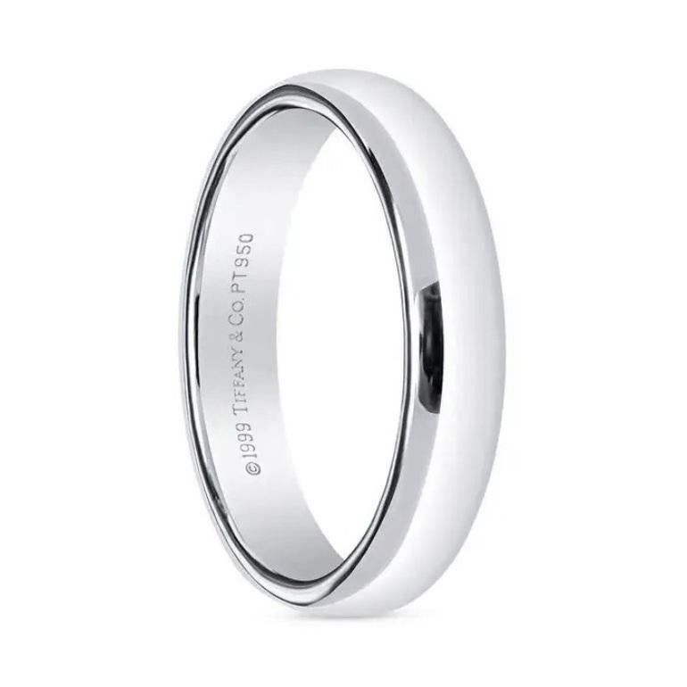 TIFFANY & Co. Forever Platin 4,5 mm Lucida Ehering 10

Metall: Platin
Größe: 10
Breite des Bandes: 4,5 mm
Gewicht: 9.70 Gramm
Punze: ©1999 TIFFANY & CO. PT950
Zustand: Neu. Es kommt mit Tiffany Beutel und Box
Wert: $2,200

Garantierte Echtheit