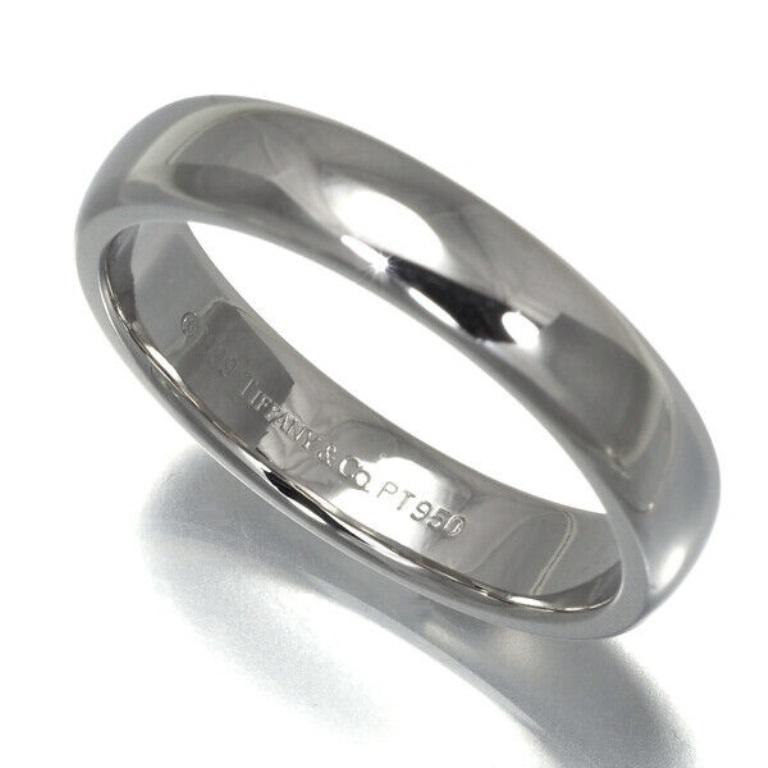 TIFFANY & Co. Forever Platinum 4.5mm Lucida Wedding Band Ring 8 In Excellent Condition For Sale In Los Angeles, CA