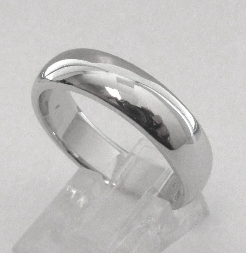 TIFFANY & Co. Forever Platinum 6mm Lucida Wedding Band Ring 10.5 In Excellent Condition For Sale In Los Angeles, CA