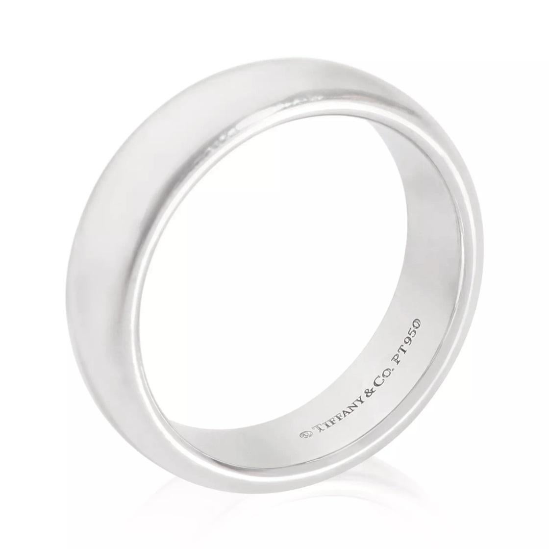 Femenino o masculino TIFFANY & Co. Forever Alianza de Platino 6mm Lucida 8.5 en venta
