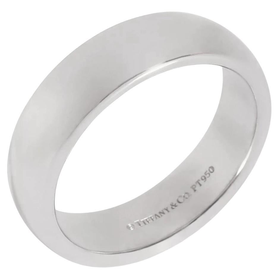 TIFFANY & Co. Forever Alianza de Platino 6mm Lucida 8.5 en venta