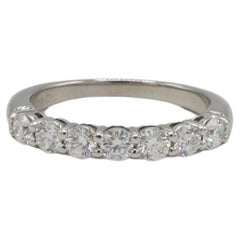 Tiffany & Co. Anello Forever in platino con diamante naturale e mezza fede rotonda da 3mm