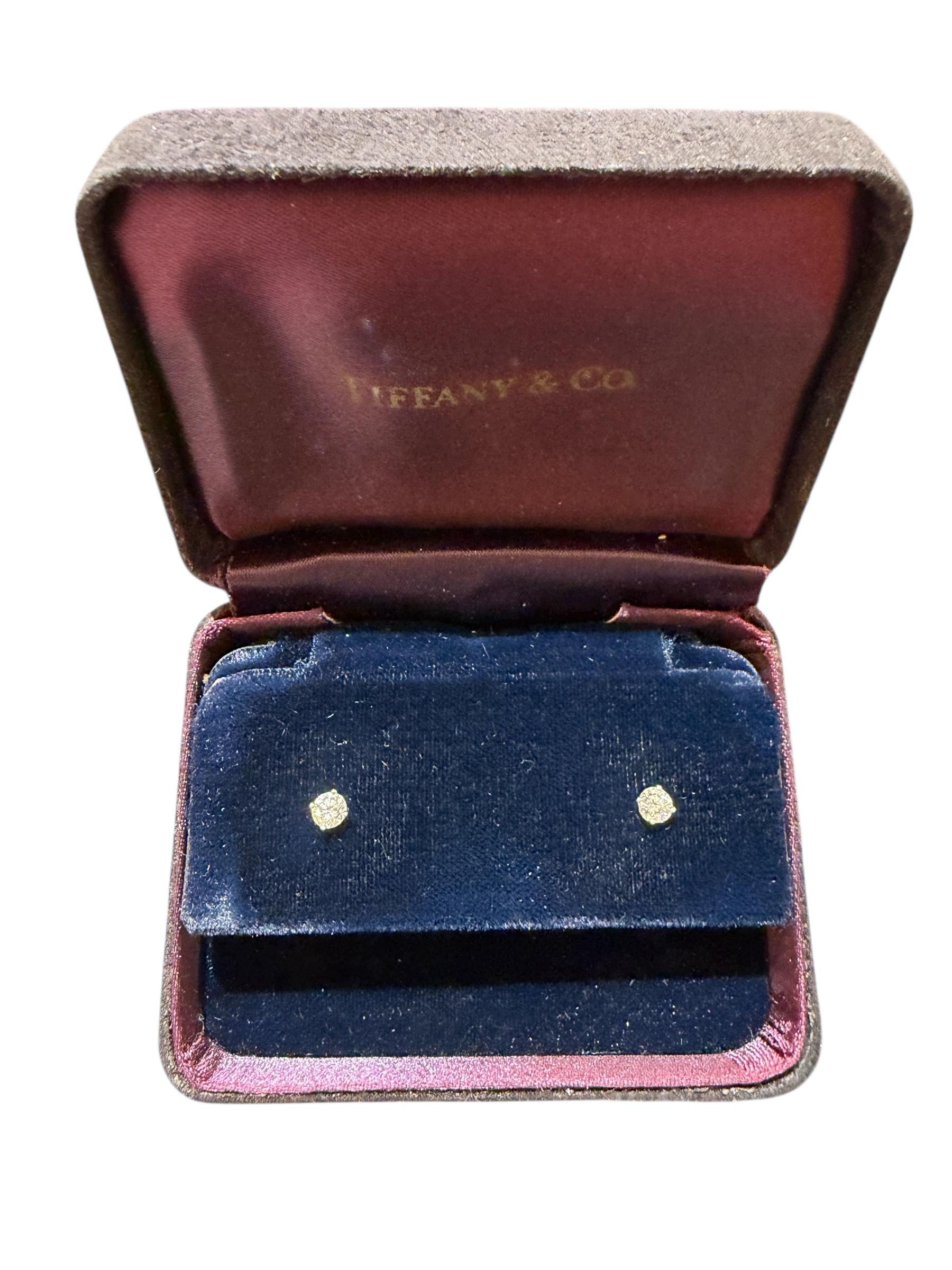 Tiffany & Co. Boucles d'oreilles diamants à quatre branches .45 carat total serti en platine en vente 2