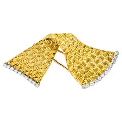 Tiffany & Co. France 0.90 Carat Diamond 18 Karat Gold Brooch