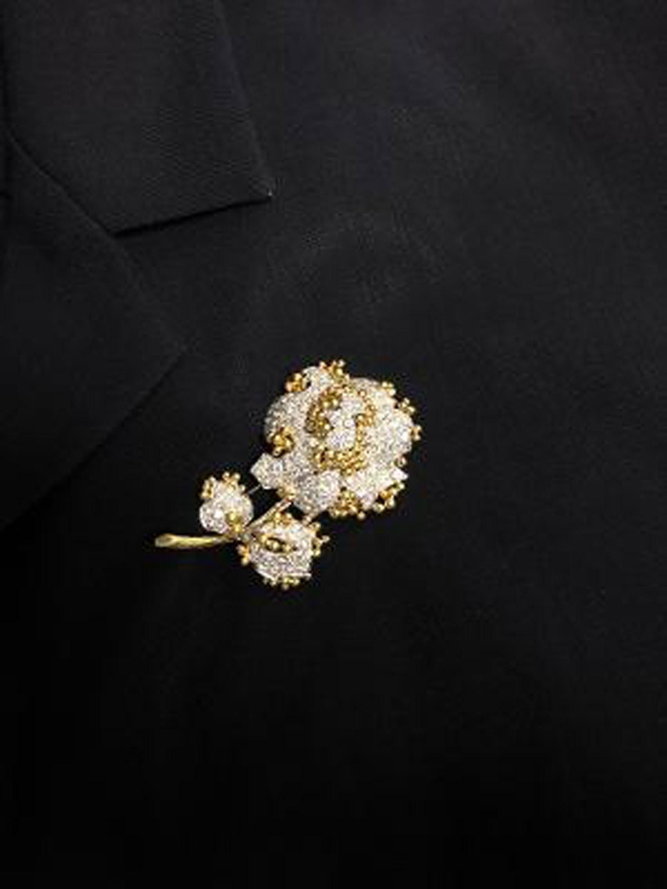 Blumenbrosche von Tiffany & Co, Frankreich, Diamant 18 Karat Gold (Rundschliff) im Angebot