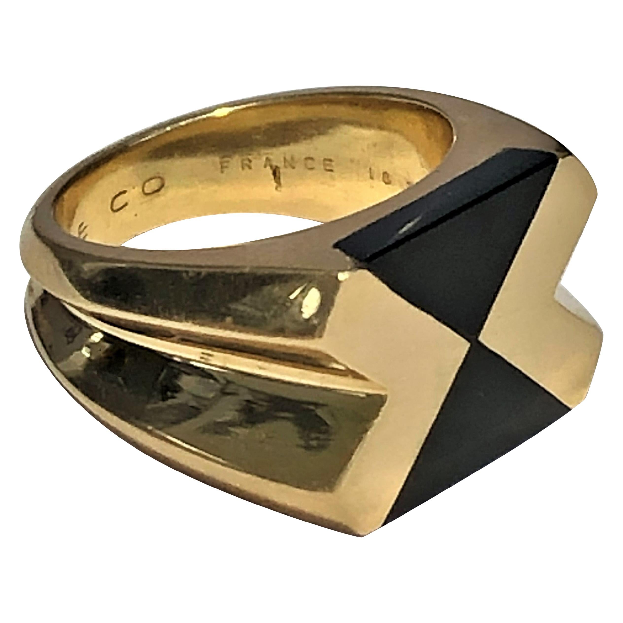 Tiffany & Co. Bague de conception architecturale en or et onyx de France pour homme ou femme