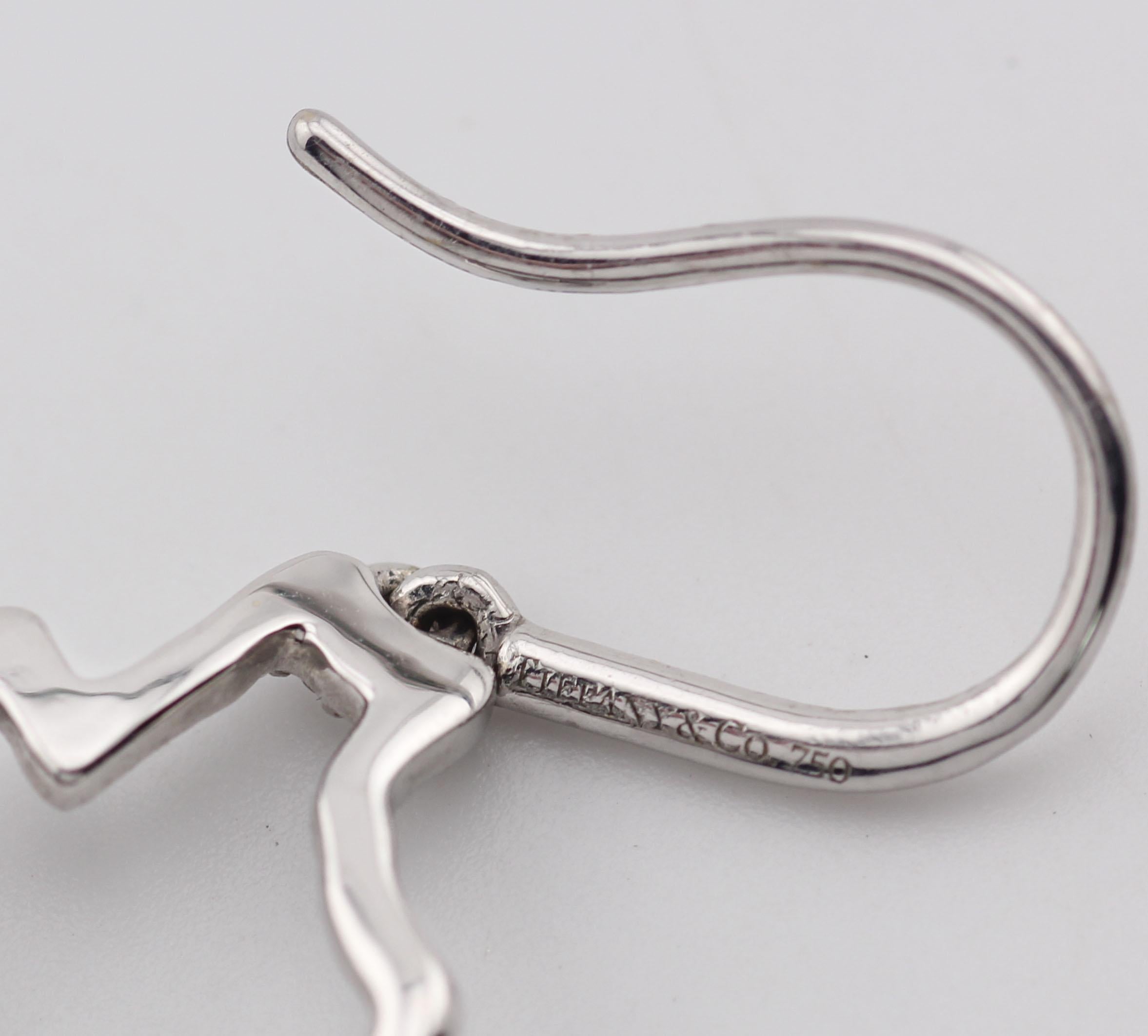 Tiffany & Co. Boucles d'oreilles feuilles en or blanc 18K avec diamants de Frank Gehry en vente 4